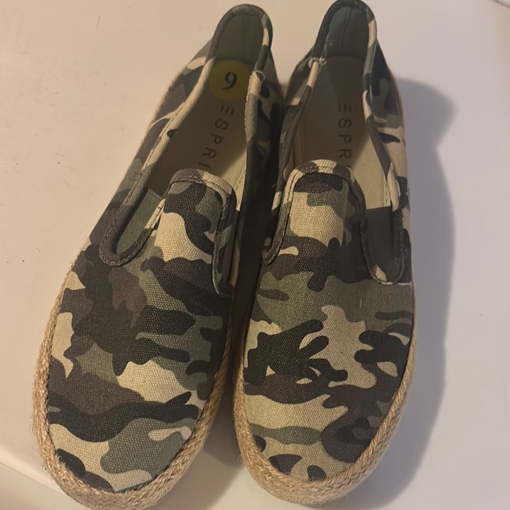 Like new slip ons